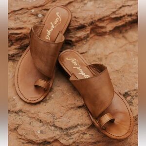 NWOB FREE PEOPLE SANDALS